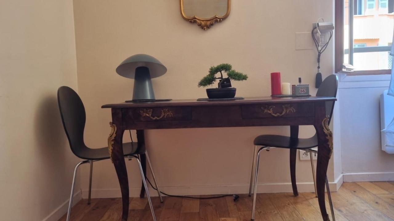 Appartement En Plein Coeur De Vieille Nizza Esterno foto